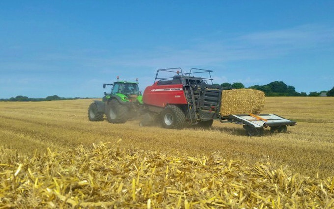 Varnæsløkke maskinstation og kloakmester aps med Bigballepresser ved Aabenraa