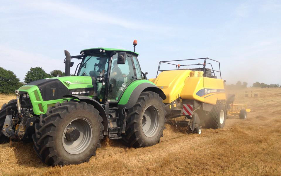 Stolbrolykke maskinstation aps med Bigballepresser ved Nordborg