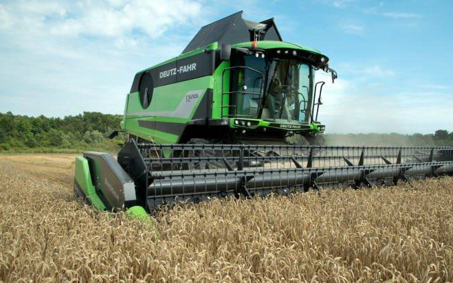 Stolbrolykke maskinstation aps med Mejetærskning ved Nordborg