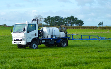 Jackson contracting  with Self-propelled sprayer at Tauhei