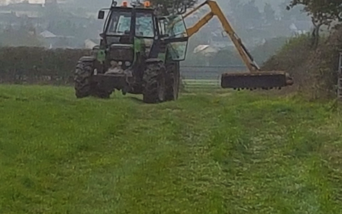 D e c jeans and son with Hedge cutter at Stalbridge