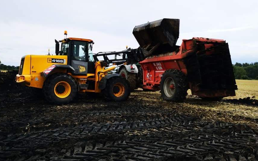 W. dale & son with Manure/waste spreader at Ripon