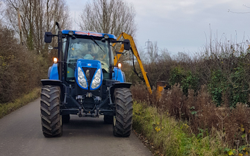 Nick menjou agricultural services with Hedge cutter at Calcot Lane
