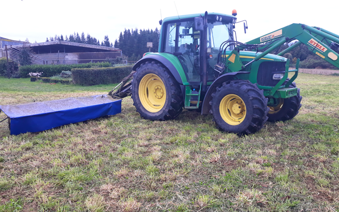 Phil mckee contracting with Round baler at Kihikihi
