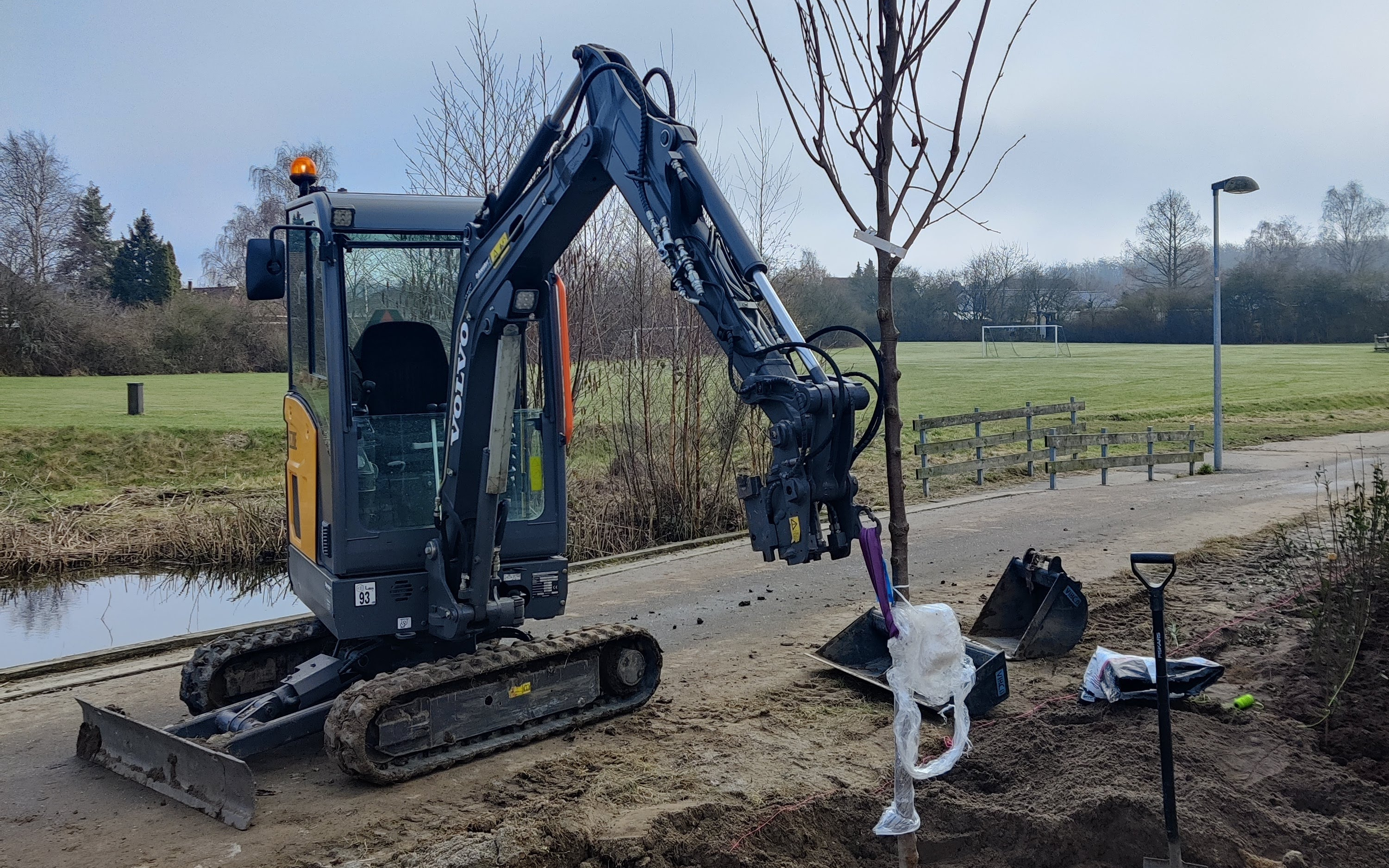 Ude & inde med Minigraver ved Kettinge