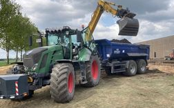 B&s agro med Jordflytning/Scraping ved Aulum