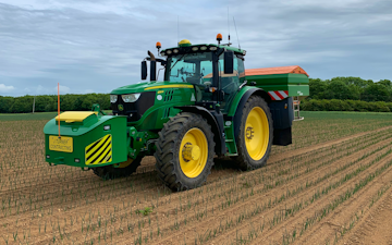 J turner contracting with Fertiliser application at Coningsby