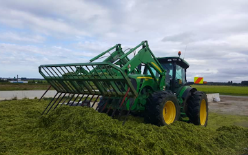 Chapman agriculture ltd  with Buckraking at Cust