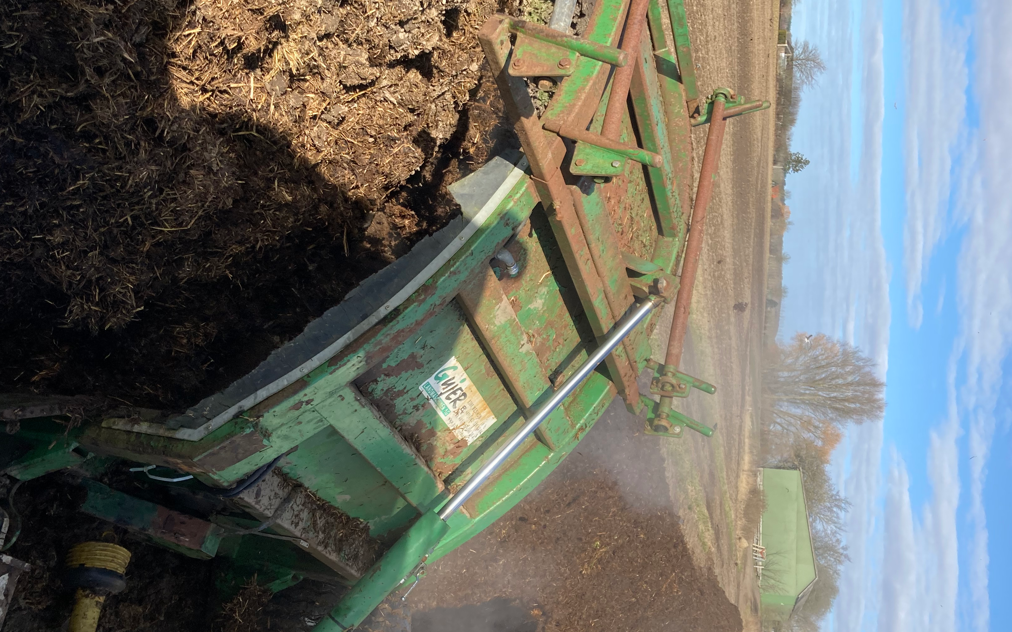 Kiselgården a/s med Møgspreder ved Ugerløse