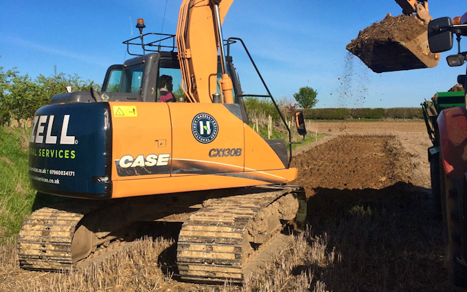 Hazell agricultural services with Excavator at Souldern
