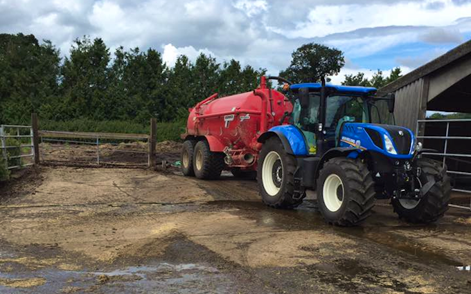 Southern slurry  with Slurry spreader/injector at Abinger Hammer