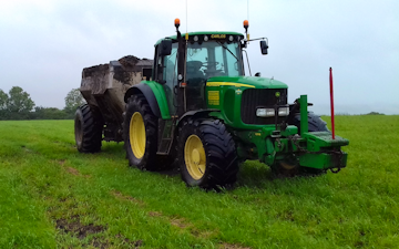 Seggons contractors with Manure/waste spreader at Loxhore