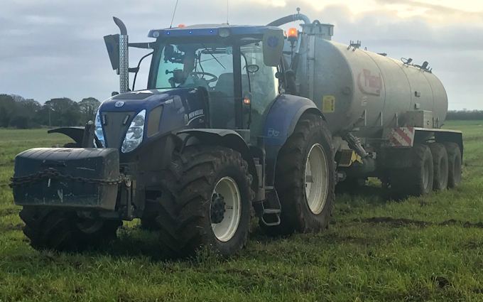 Harp contracting  with Slurry spreader/injector at Mavis Enderby