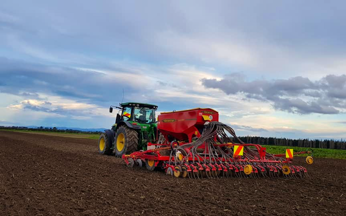 Chapman agriculture ltd  with Drill at Cust