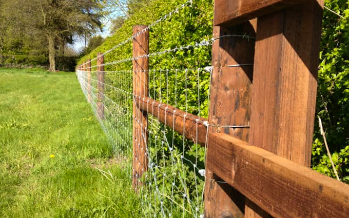 Darsdale contracts limited  with Fencing at Ringstead