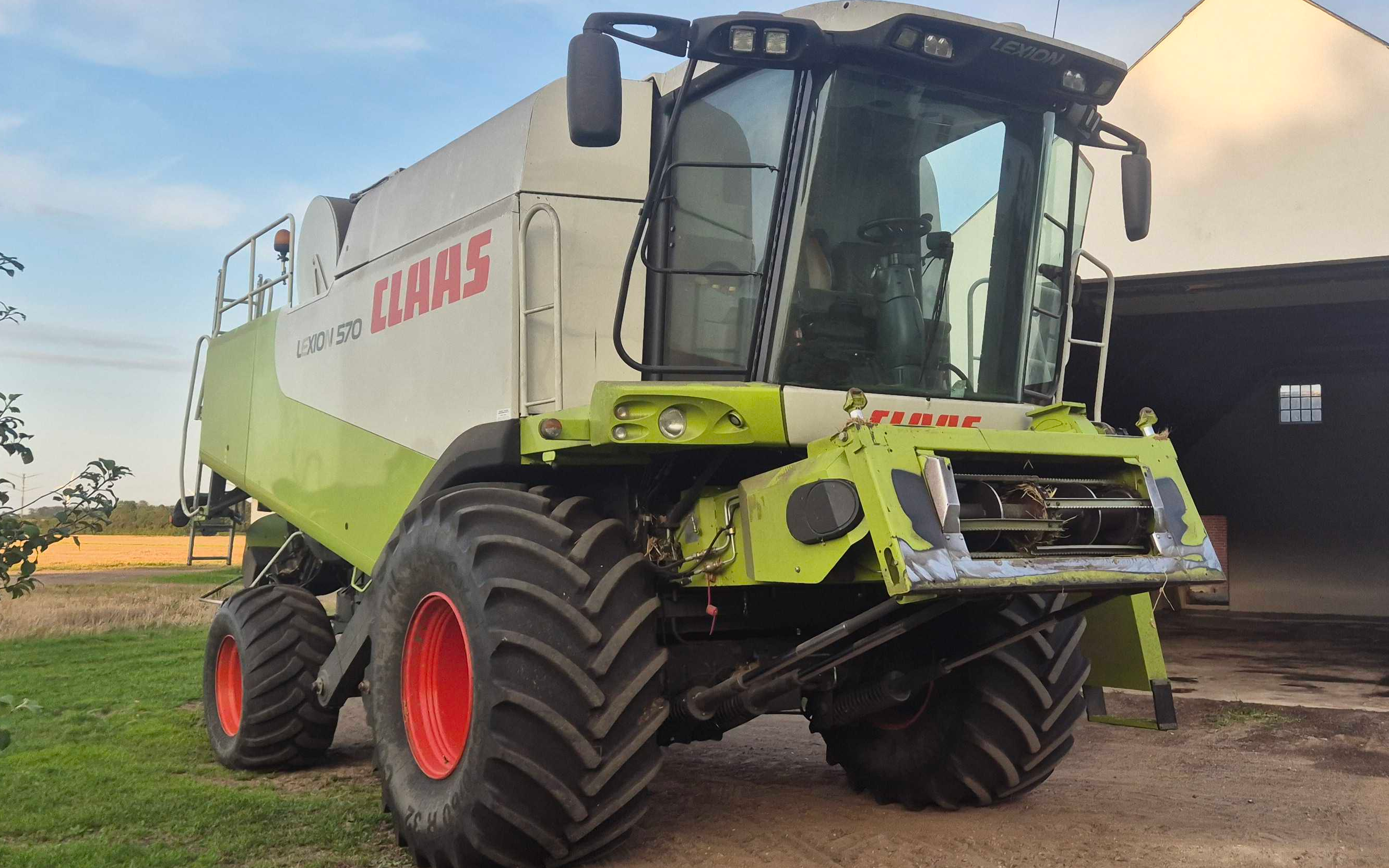 M. laursen med Mejetærskning ved Bording