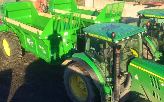 David sykes ltd with Manure/waste spreader at Greenfield