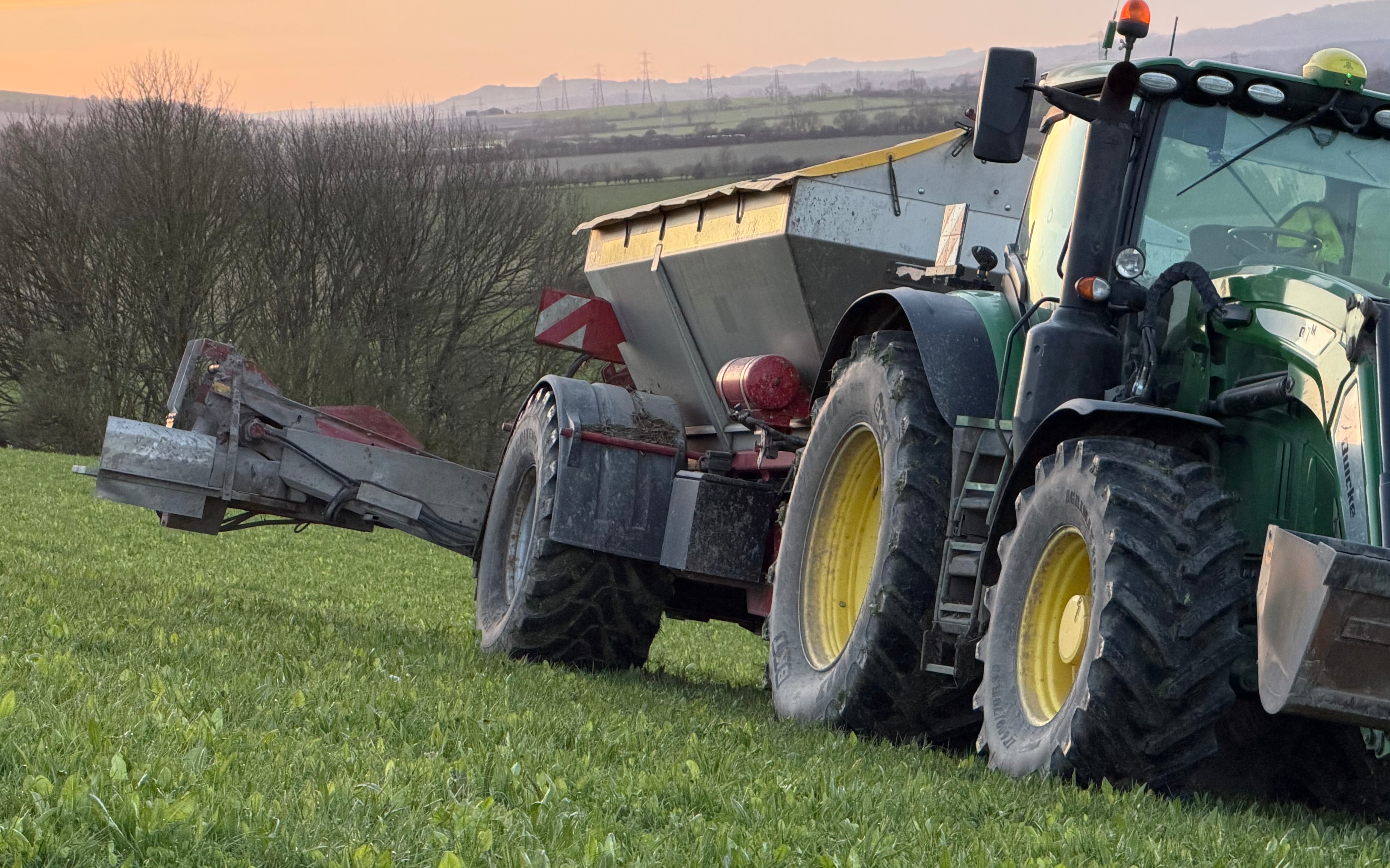Htbs agriculture with Lime spreader at Chirton