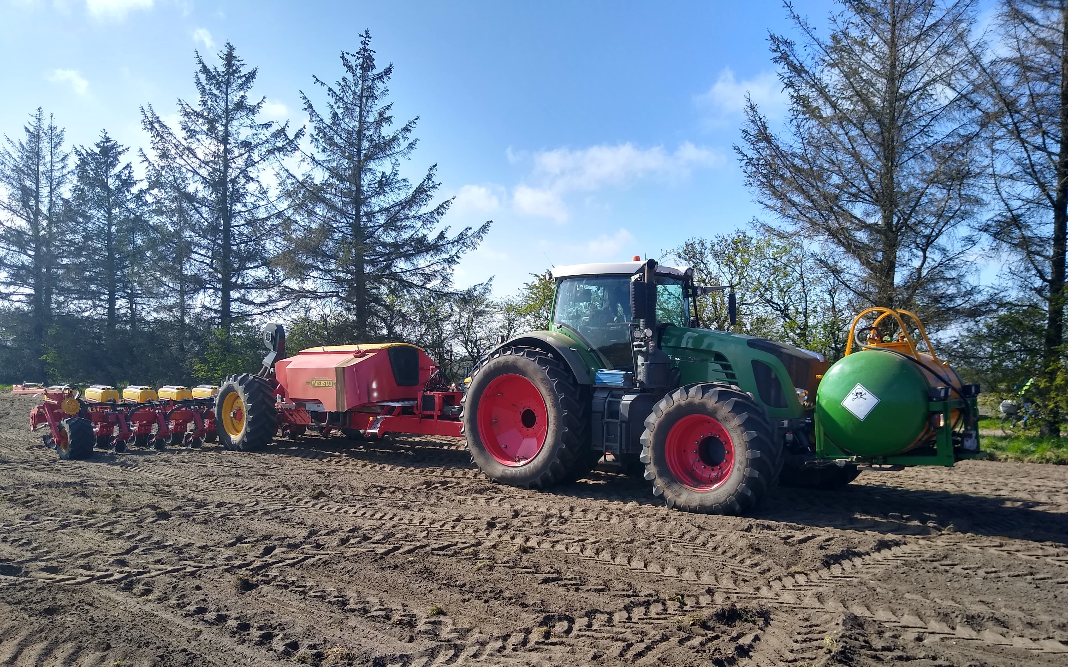 Jejsing maskinstation aps med Enkornssåmaskine ved Tønder