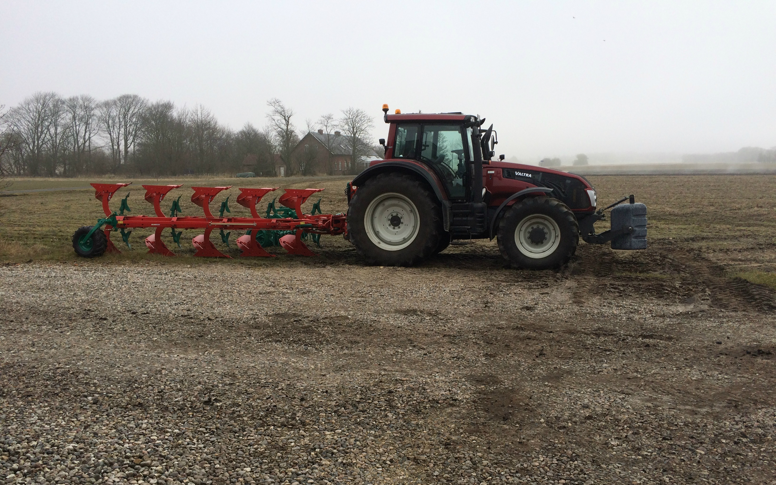 Preben e. nielsen maskinstation med Plov ved Gørding