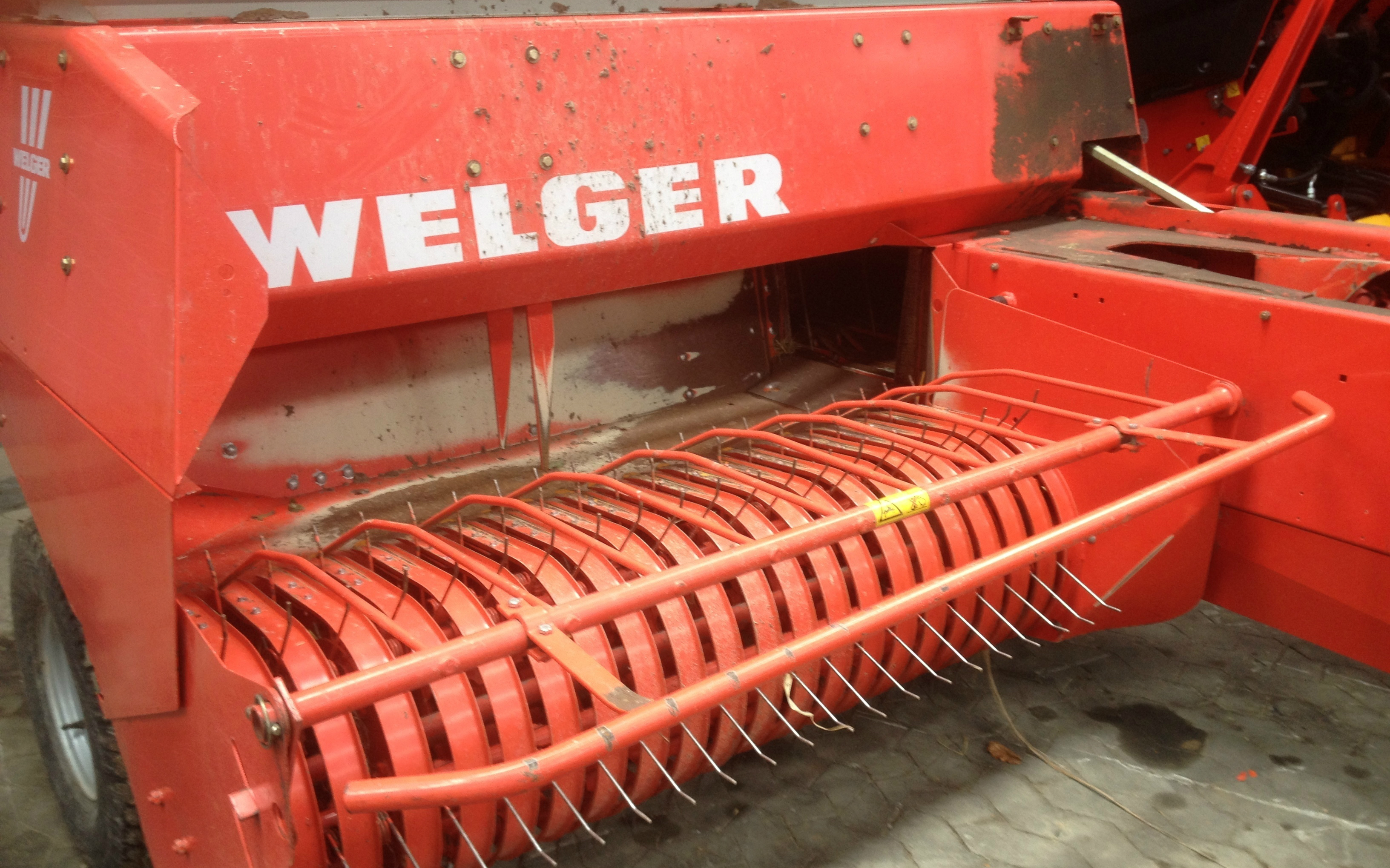 Preben andersen med Småballepresser ved Herning