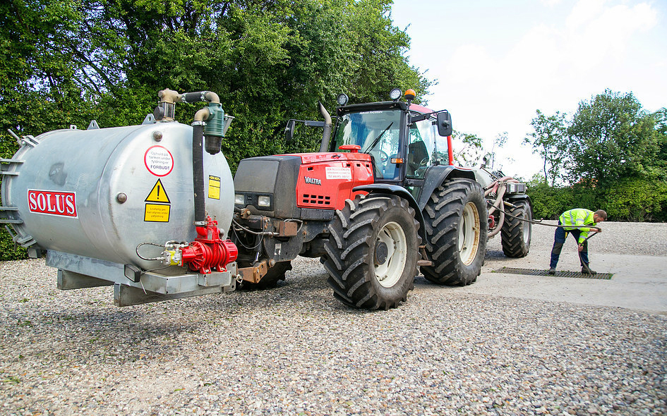 Erik frederiksens eftf aps med Dræn/kloakspuling ved Sakskøbing