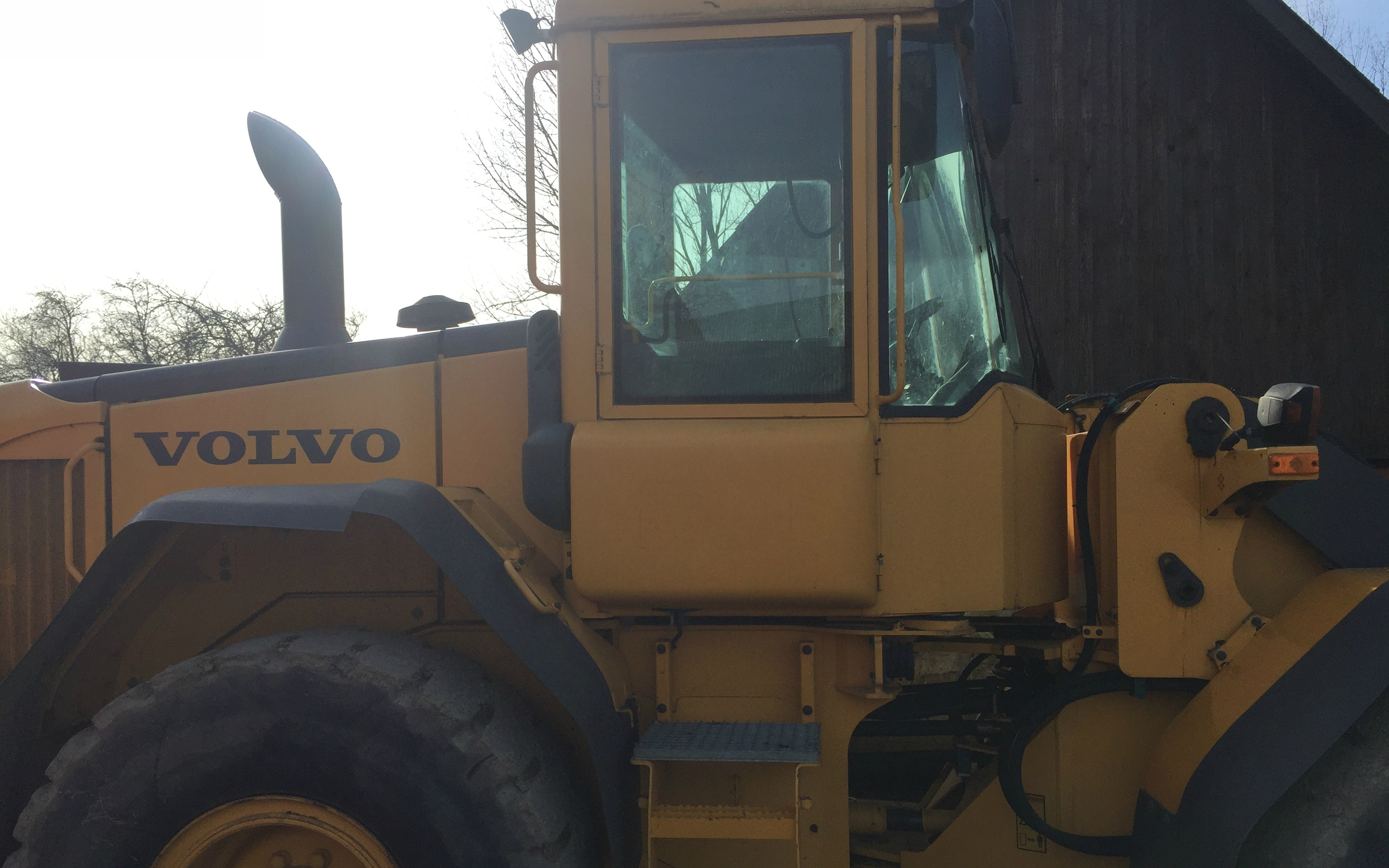 Entreprenøren morten balle med Gummiged ved Hinnerup