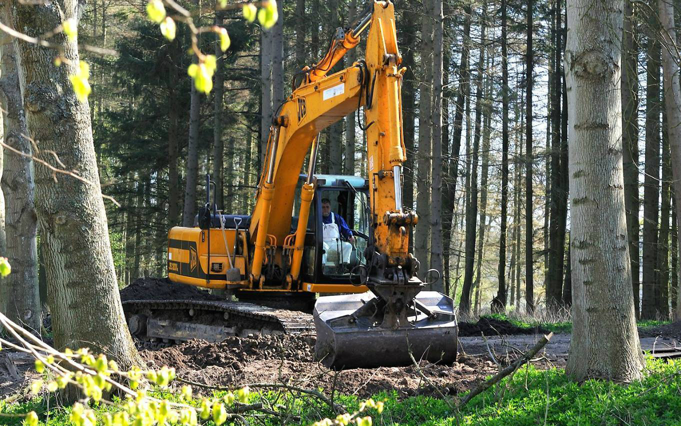 Hvh entreprise med Gravemaskine ved Maribo
