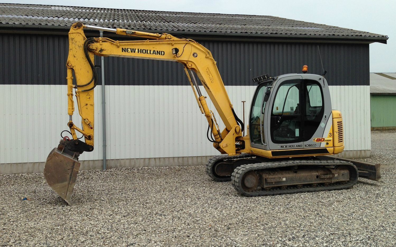 Entreprenør ulrik k. poulsen aps med Gravemaskine ved Auning