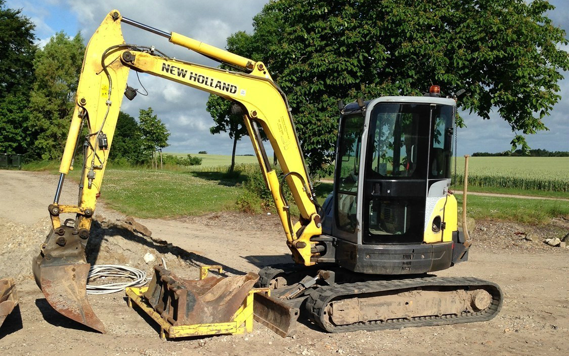 Entreprenør ulrik k. poulsen aps med Minigraver ved Auning