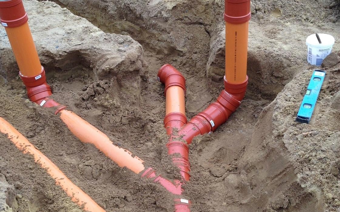 Entreprenør ulrik k. poulsen aps med Kloakservice ved Auning