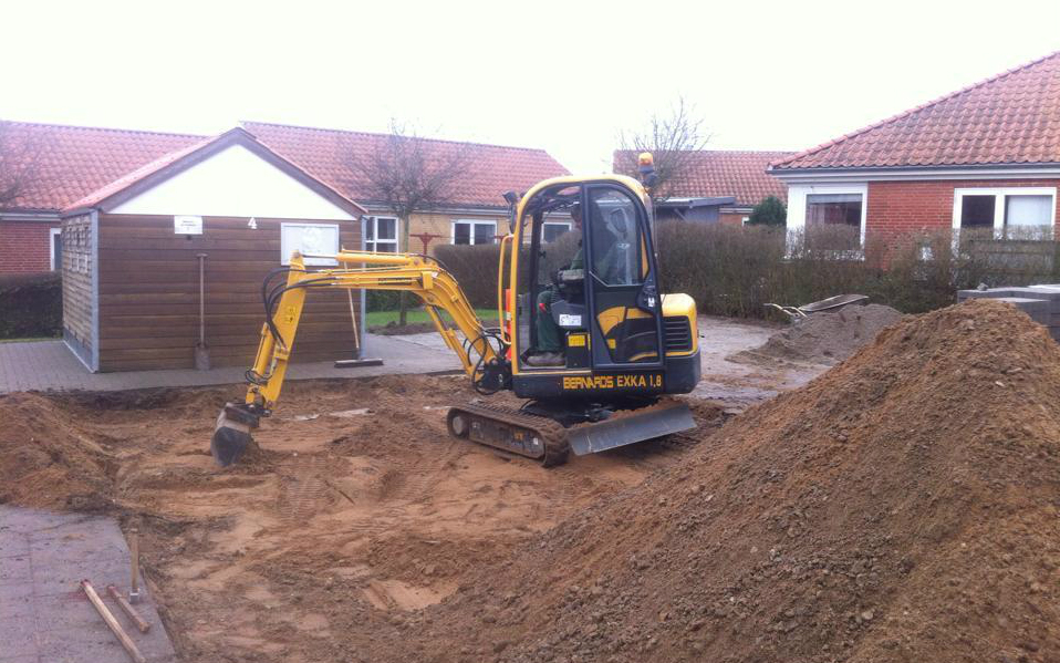 Nørre åby maskinstation / jr agro & entrp aps med Minigraver ved Nørre Aaby