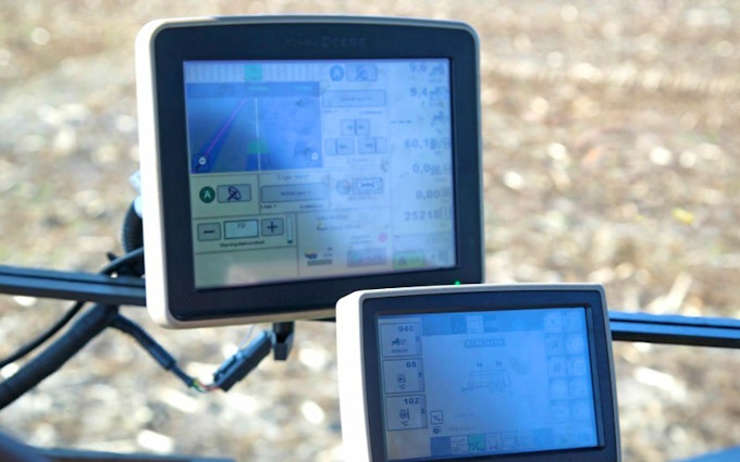 Bredebro maskinstation med Møgspreder ved Bredebro