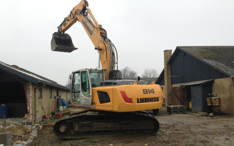 Bejerholm i/s med Gravemaskine ved Faaborg