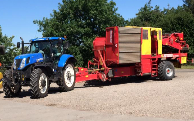 Vestermarkskartofler med Kartoffeloptager ved Toftlund